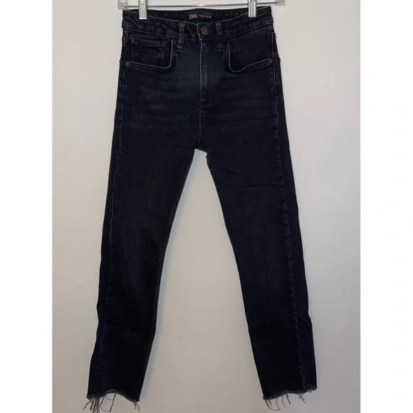 ZARA JEANS • SIZE 2 • BLACK WASH - Picture 2 of 3